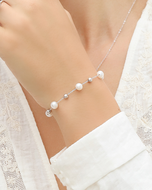 Freshwater Pearl Bracelet in Sterling Silver
