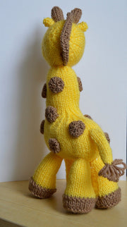 KNITTING PATTERN - Giraffe Soft Toy