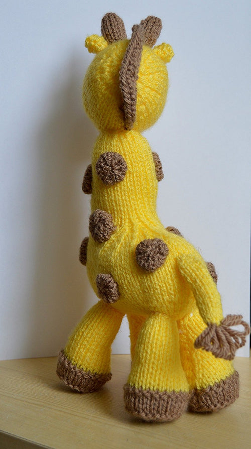 KNITTING PATTERN - Giraffe Soft Toy