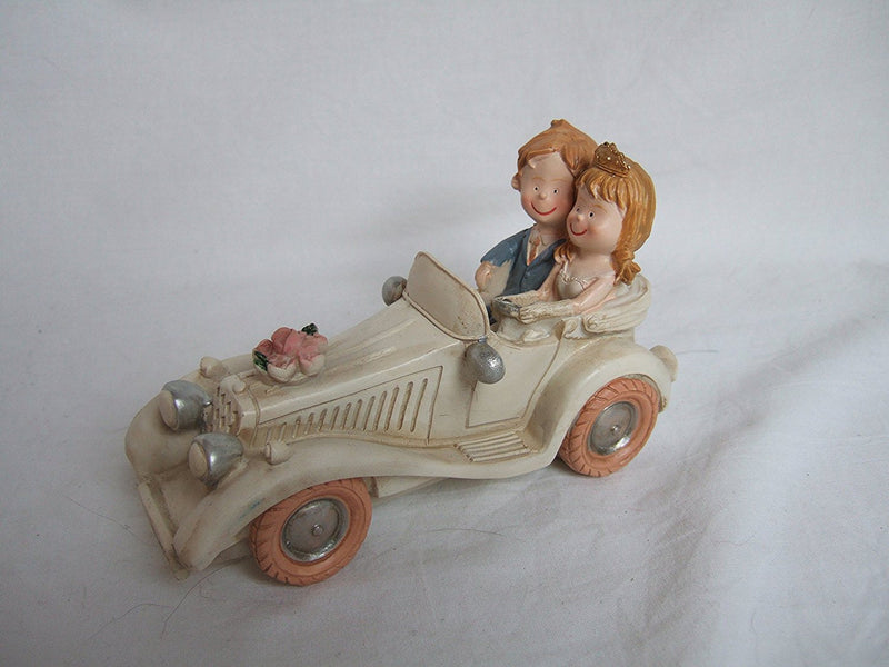CLUB GREEN Resin Bride and Groom In Car, Ivory, 150 x 70 x 70 mm