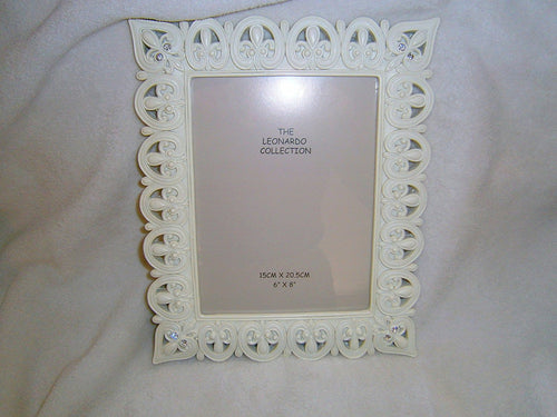 the leonardo collection 6 x8 hearts cream diamontes in corners frame