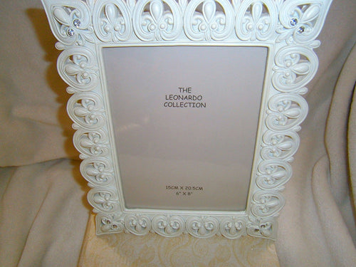 the leonardo collection 6 x8 hearts cream diamontes in corners frame