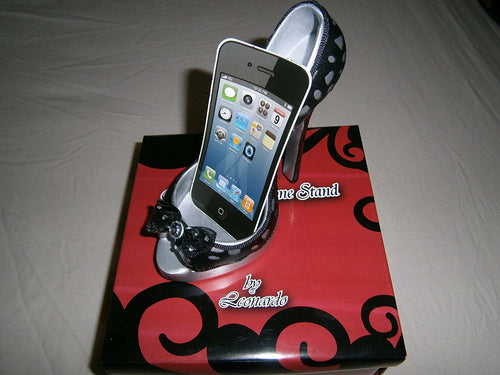 tres chique phone stand