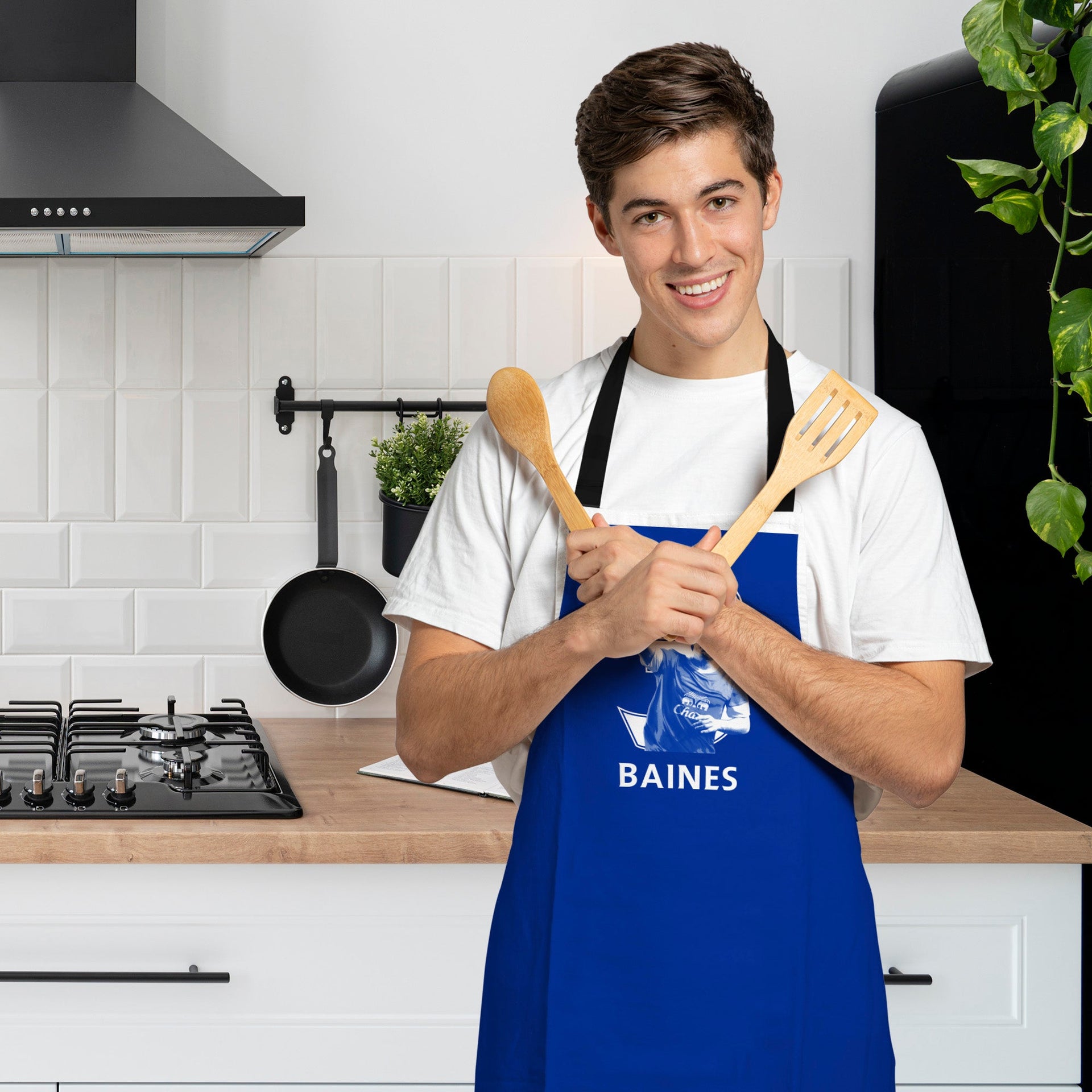 Merseyside Blues Baines 3 - Water-Resistant Adults Apron