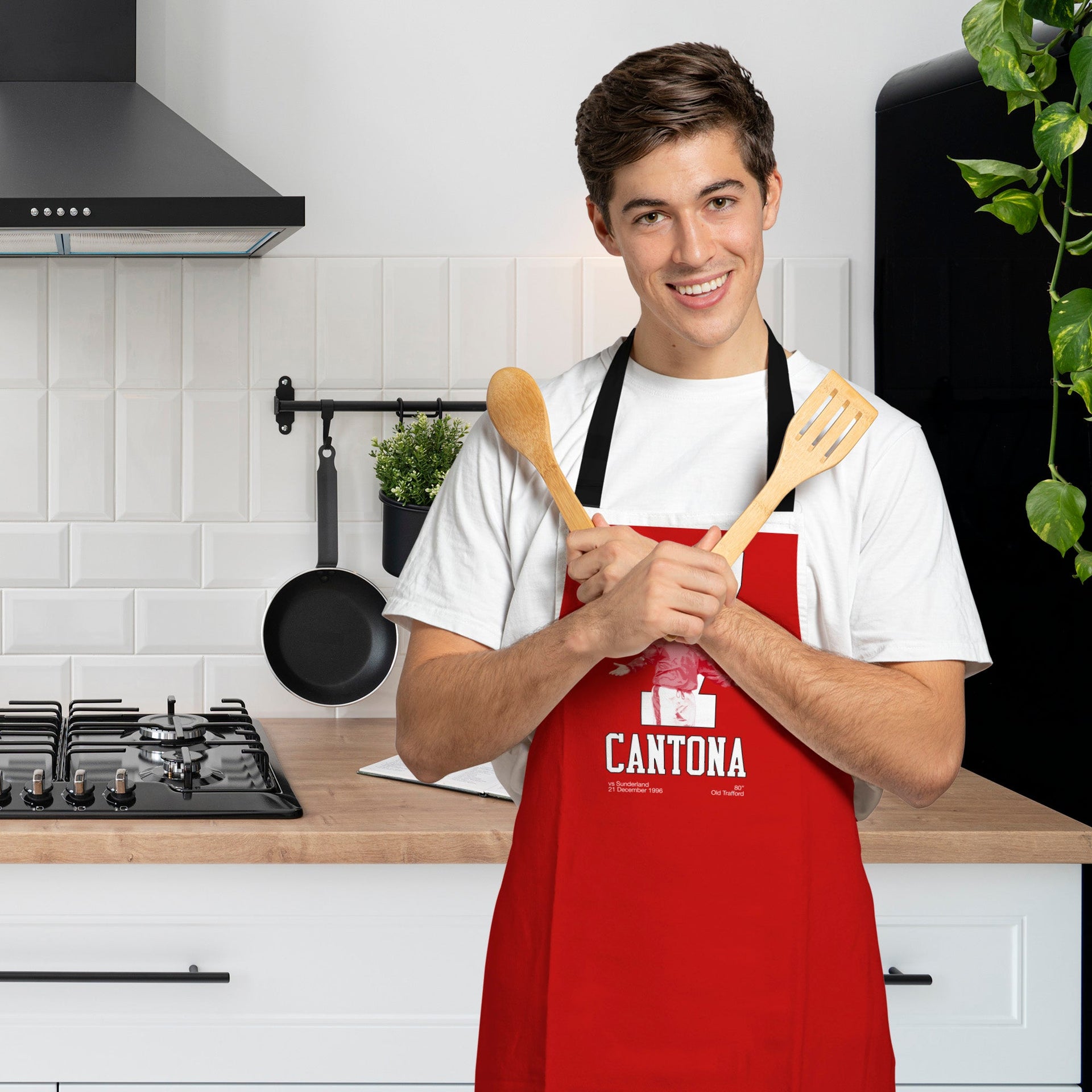 Manchester Red Cantona 7 - Water-Resistant Adults Apron