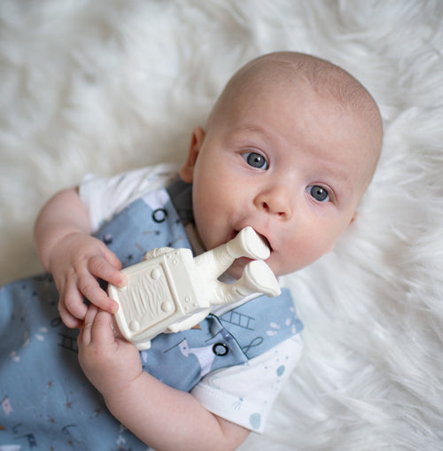 AstroGNAW® Astronaut – Natural Rubber Space Teether Toy