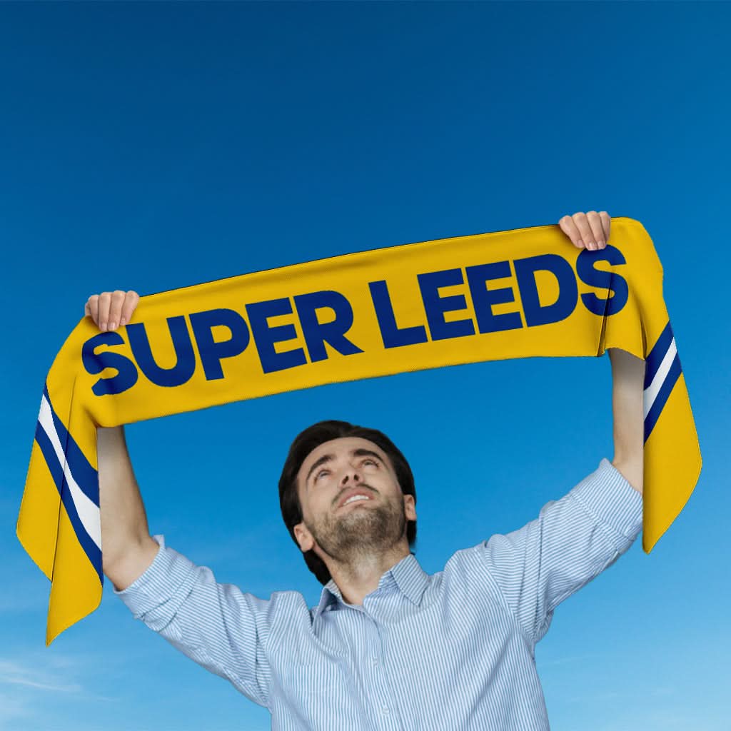 Leeds - Knitted Eyelet Football Scarf