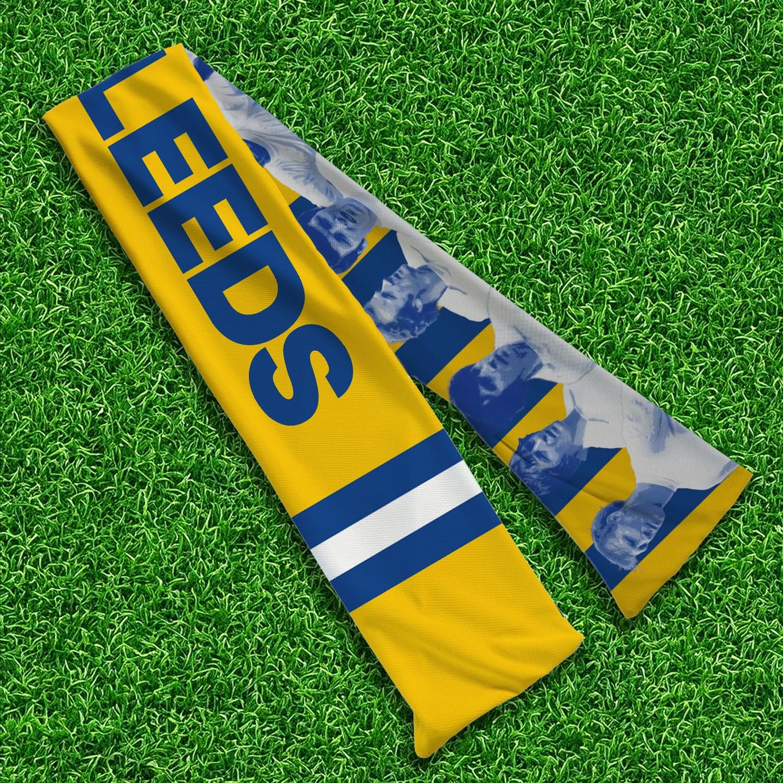 Leeds - Knitted Eyelet Football Scarf