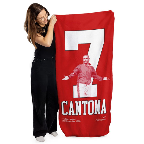 Manchester Red Cantona 7 - Football Legends - Beach Towel - 150cm x 75cm