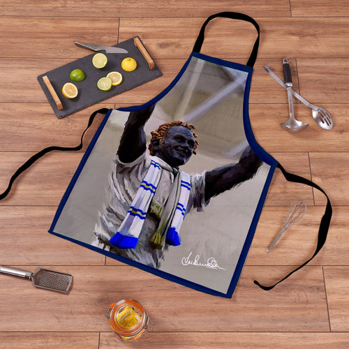 Lee Buccilli - Bremner Statue - Apron
