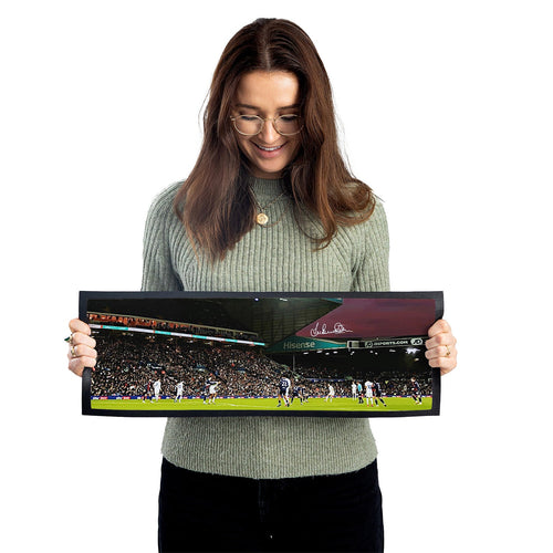 Lee Buccilli - Elland Road at Night - Bar Runner