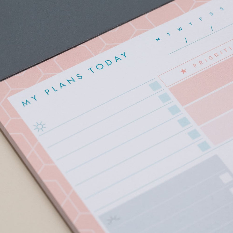 Matilda Myres | A5 Daily List Pad with 100 Sheets and Magnetic Strip | Pink