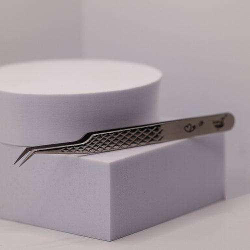 Angled Fibre Grip Volume Tweezers
