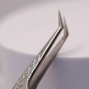 Angled Fibre Grip Volume Tweezers