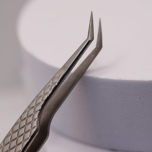 Angled Fibre Grip Volume Tweezers