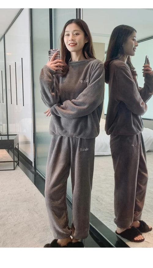Double-Sided Coral Fleece Pajama Set Thickened Warm Leisure Wear for Autumn Winter Comfortable Polyester Sleepwear