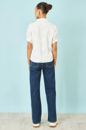 Yumi White Cotton Flower Applique Shirt