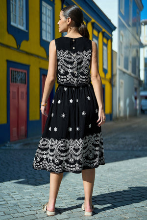 Yumi Black Embroidered Midi Skirt