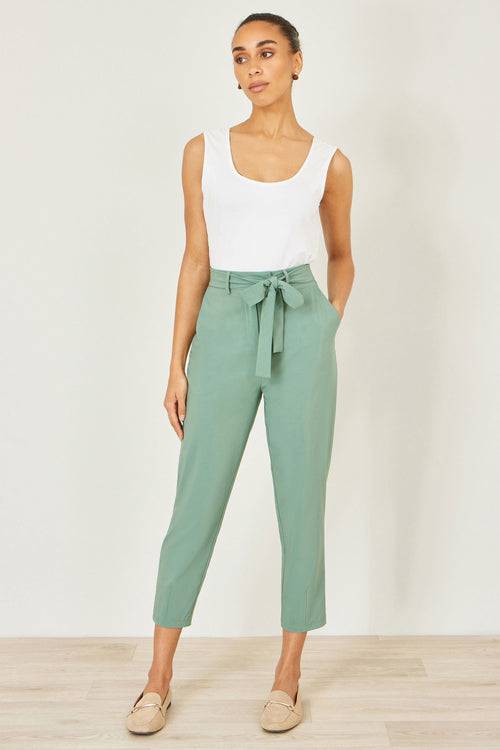 Yumi Green Stretch Capri Pants With Tie Belt