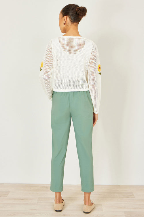 Yumi Green Stretch Capri Pants With Tie Belt