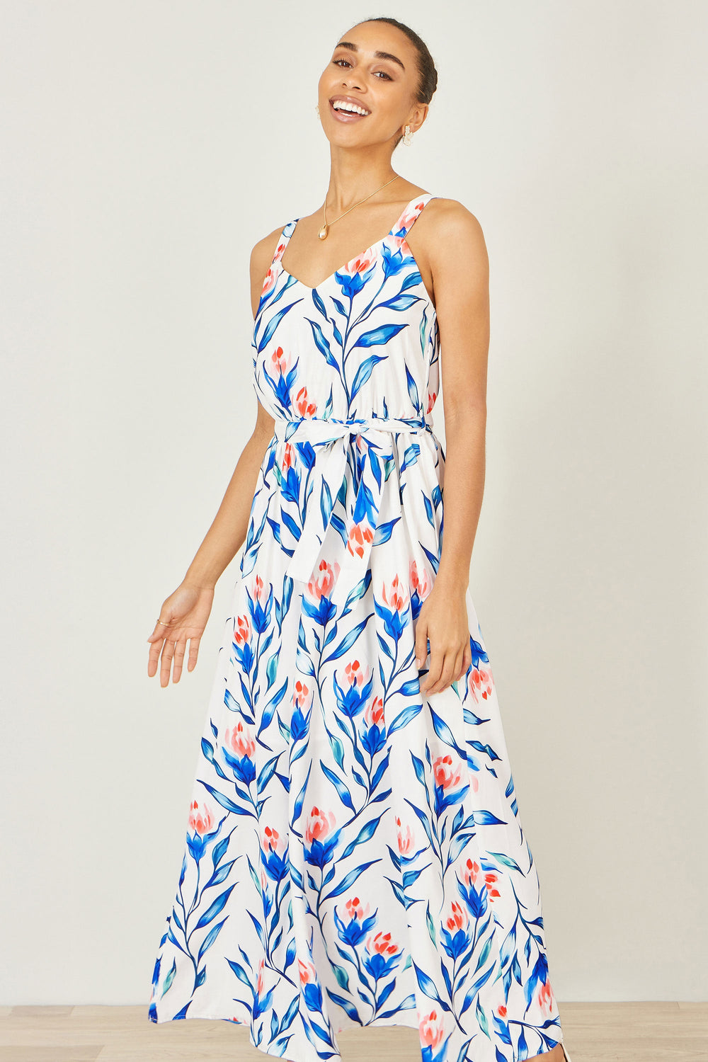 Yumi White Floral Print Maxi Sun Dress