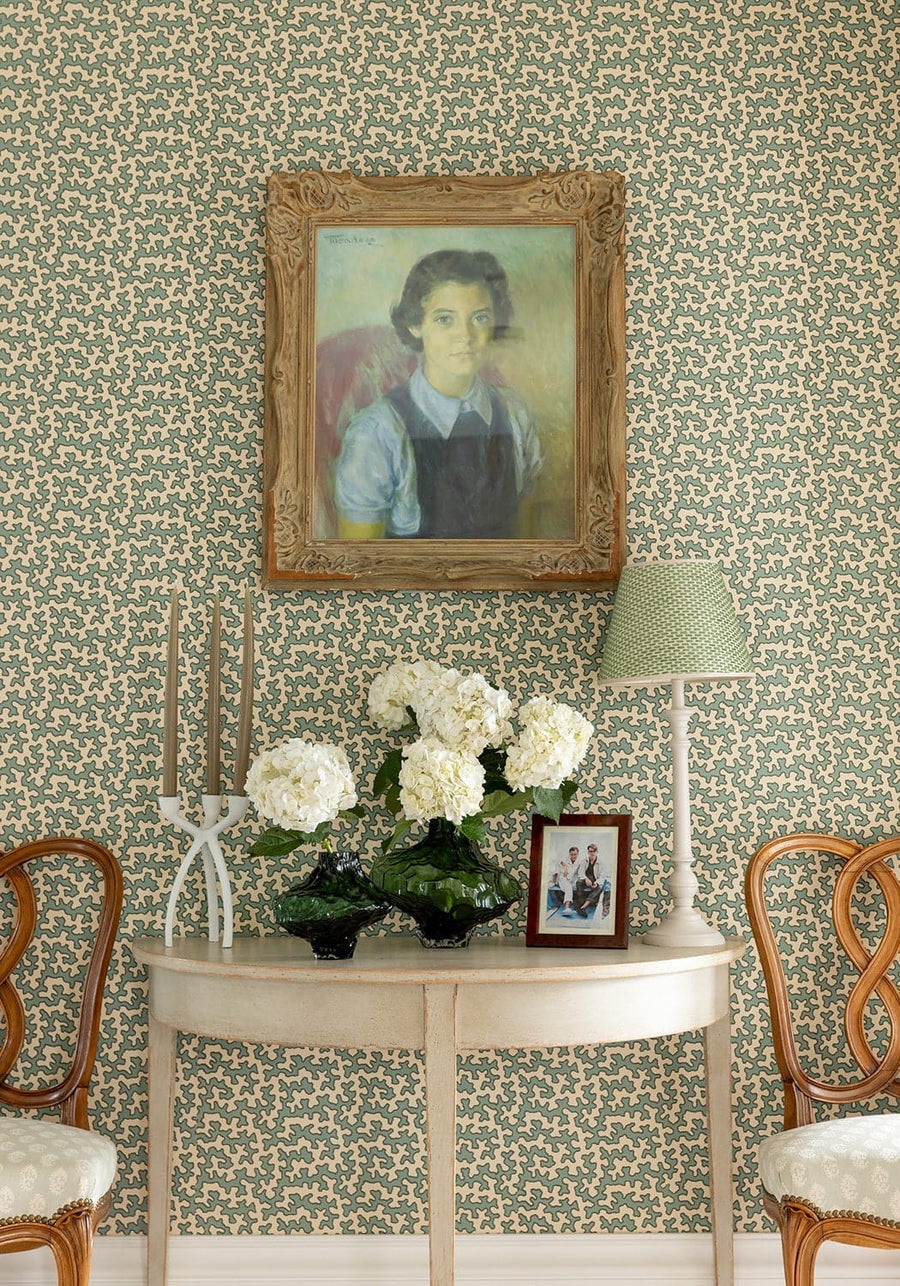 Camilla Emerald Twist Vase
