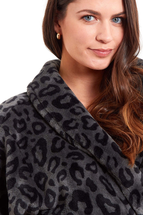 OLIVIA ROCCO Robe Women's Black Leopard Print Plush Fleece Long With Shawl Collar Pockets