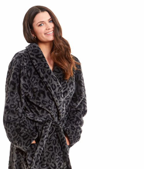 OLIVIA ROCCO Robe Women's Black Leopard Print Plush Fleece Long With Shawl Collar Pockets