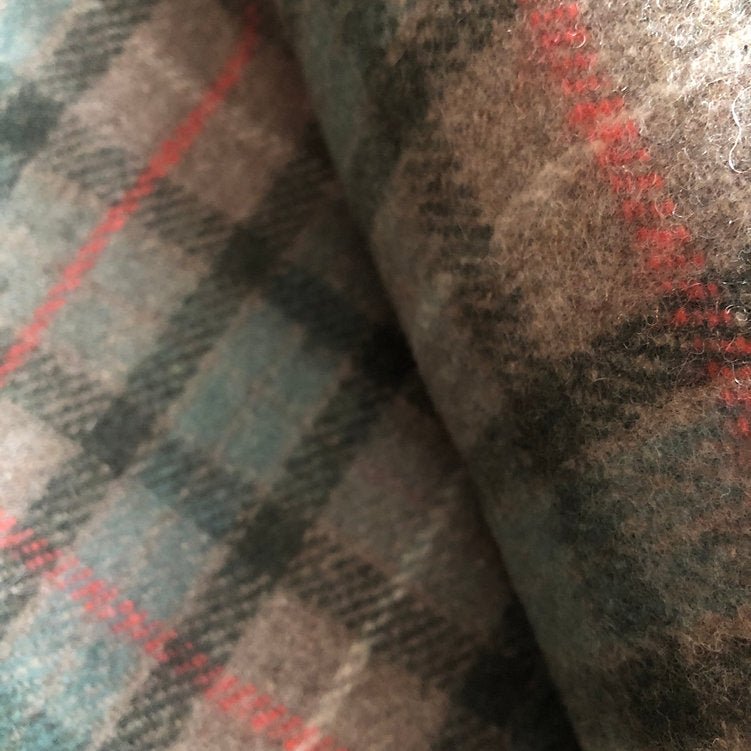 Fraser Hunting Recycled Wool Blanket in Soft Tartan Check