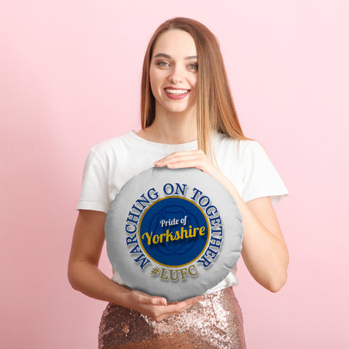 Leeds marching on together- Football Legends - Circle Cushion 14"