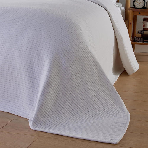 OLIVIA ROCCO Hotel Collection Quilted Bedspread 240x260 cm White and Grey 100% Sustainable Cotton Super Soft Easy-Care Home Essential