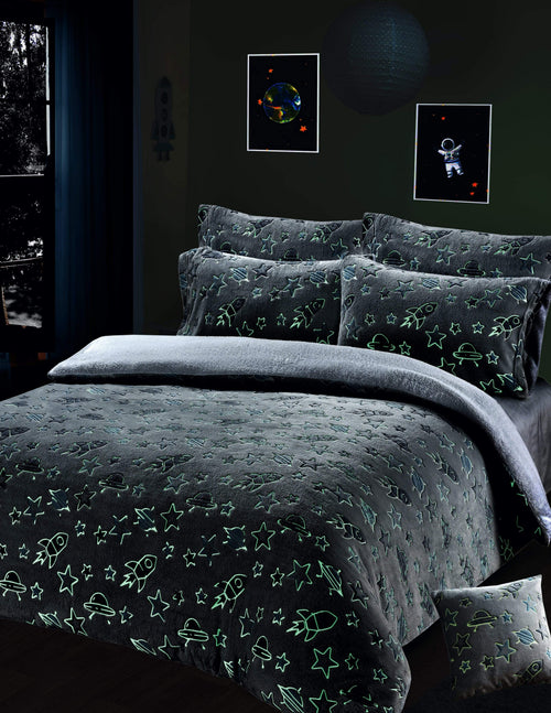 OLIVIA ROCCO Outer Space Glow In The Dark Teddy Fleece Duvet Set For Children for Easy-Care Everyday Luxury