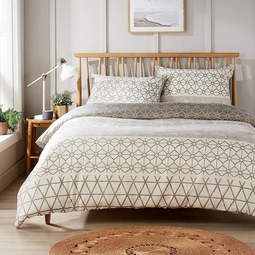 OLIVIA ROCCO Versailles Natural Floral Reversible Quilted Duvet Cover Set Easy Care