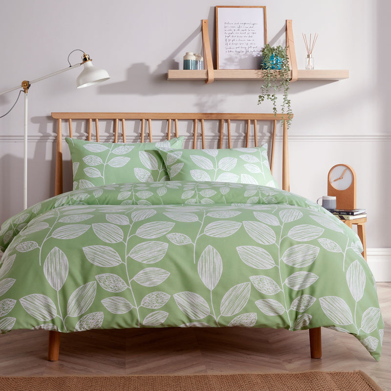 OLIVIA ROCCO Leaf Print Reversible Cotton Rich Duvet Cover Set With Pillowcases Black Bedroom Refresh Easy-Care Comfort