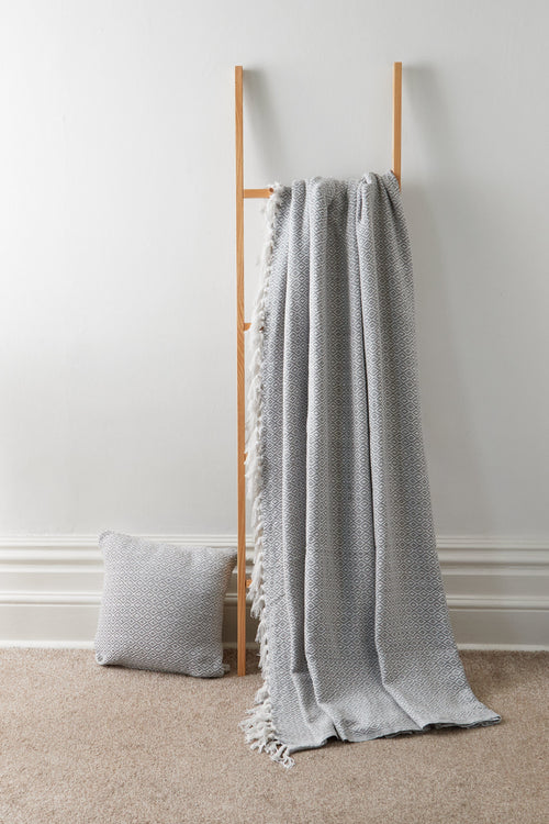 OLIVIA ROCCO Regal Handwoven Pure Cotton Throw Blanket Diamond Geometric Pattern