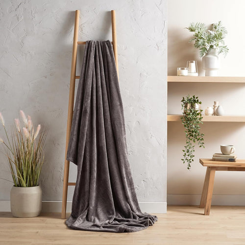 OLIVIA ROCCO Flannel Ultra Soft Fleece Throw Blanket Lightweight All Season For Bed Sofa